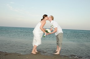 Vlada's and Maxim's beach wedding ceremony