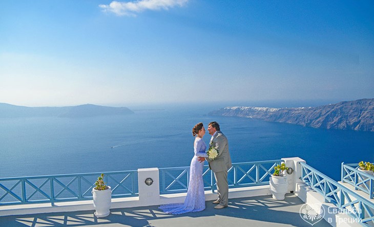 Romantic civil wedding ceremony for two on Santorini 