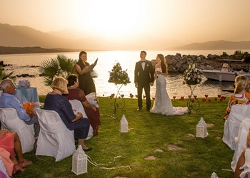 Роскошная свадьба у моря на Крите