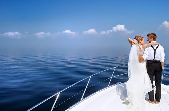 A wedding on a yacht on the island of Santorini