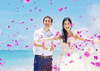 A wedding by the sea on Peloponnese