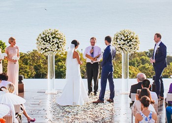 A luxury wedding at the seaside on Peloponesse