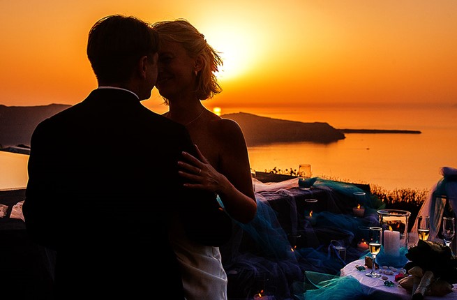 A civil wedding in Santorini Gem