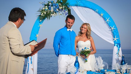 A civil wedding on the island of Santorini