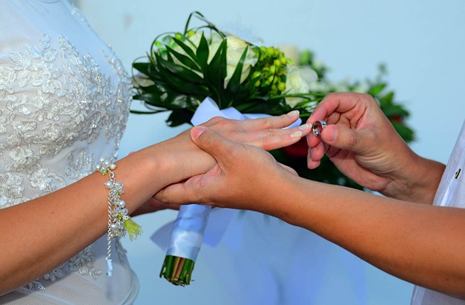 A civil wedding in Thessaloniki