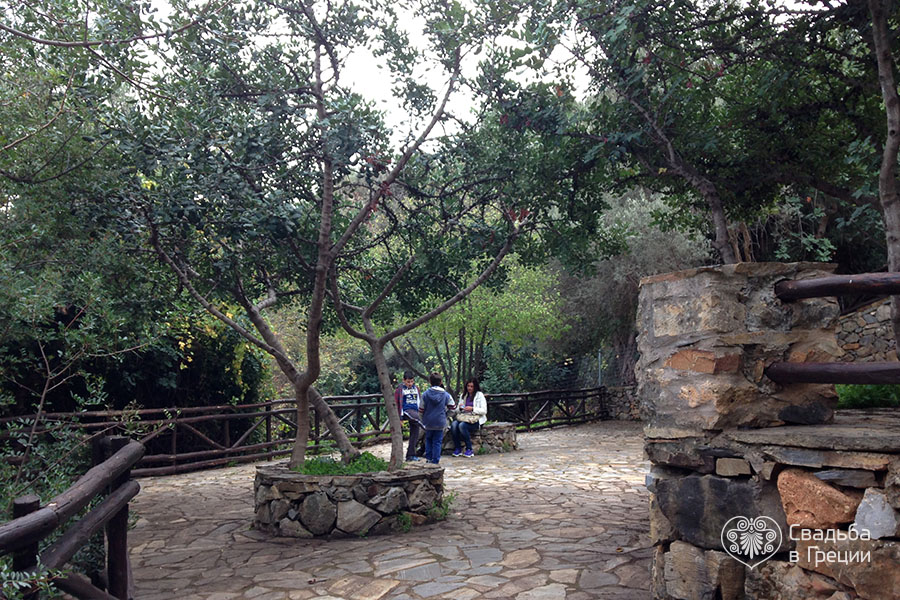 Crete, Symbolic  ceremony, The yard at the house-museum of El Greco