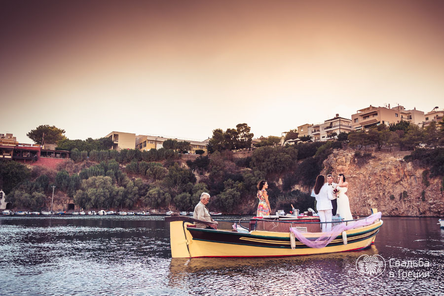 8598-beleontoursgreeceweddingcretein-boat-vouliasmeni-lake-3.jpg